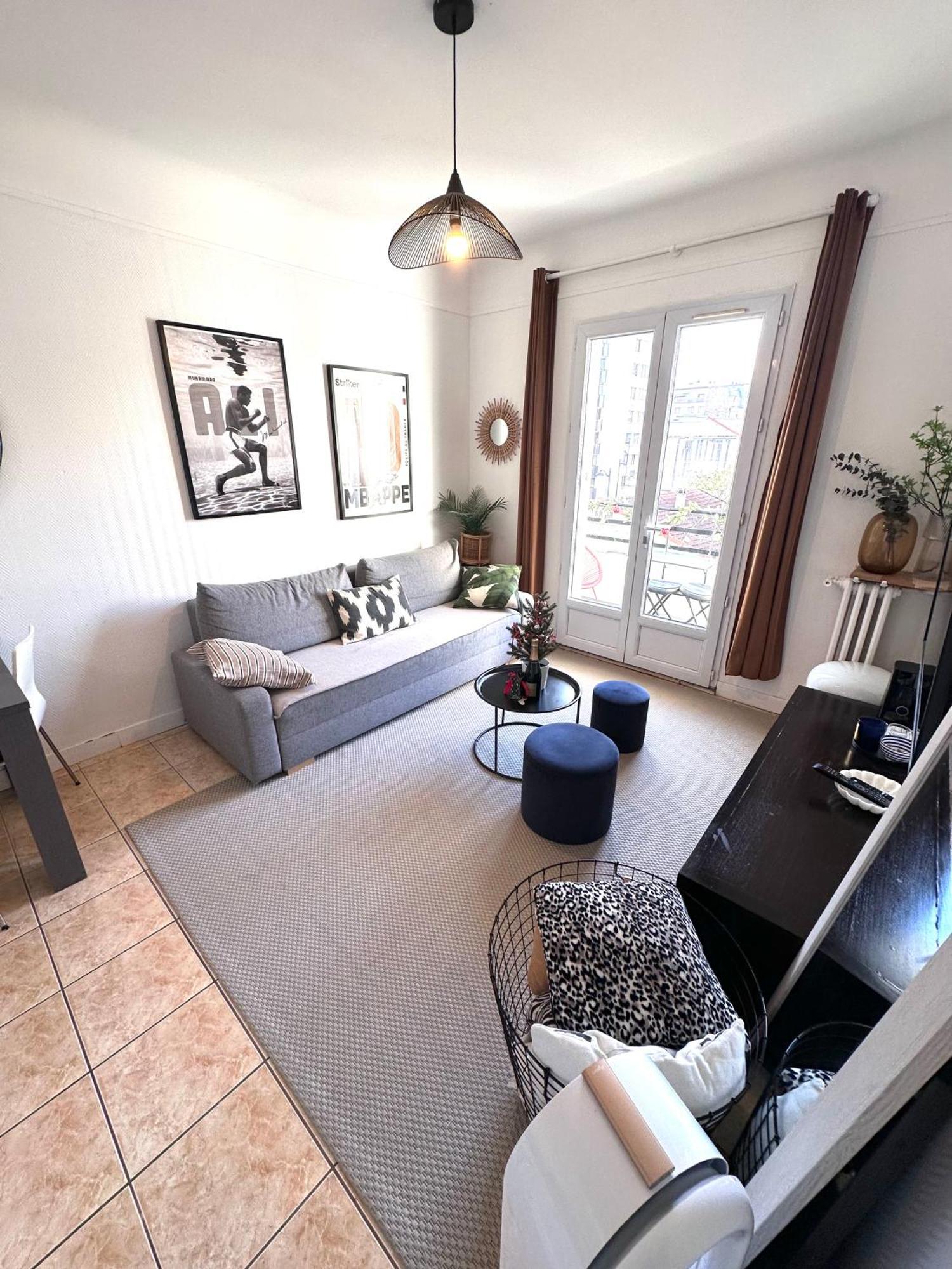 Apartment Avec Balcon, 5 Min Du Metro 1-6, Nation, Disneyland, Zoo, Bois De Vincennes